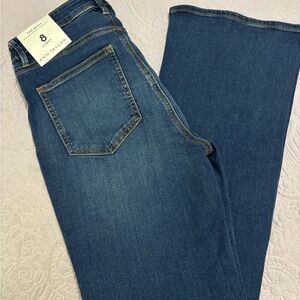 NWT Ann Taylor Curvy Boot Cut Mid Rise Blue Jeans Size 8